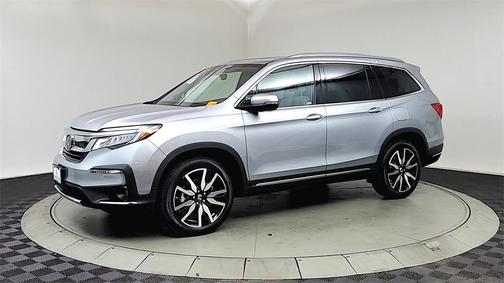 2022 Honda Pilot Touring 8-Passenger
