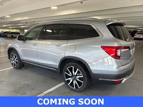 2022 Honda Pilot Touring 8-Passenger