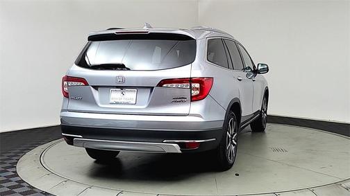 2022 Honda Pilot Touring 8-Passenger
