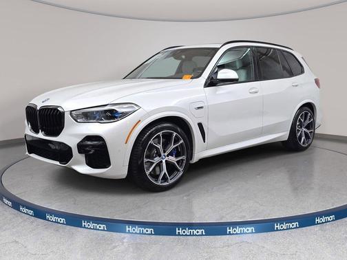 Mineral White Metallic 2023 BMW X5 PHEV xDrive45e