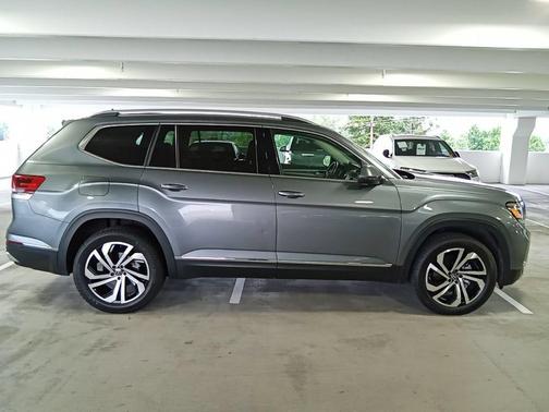 Platinum Gray Metallic 2021 Volkswagen Atlas 3.6 V6 SEL Premium
