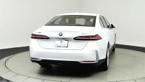2024 BMW 530 i xDrive