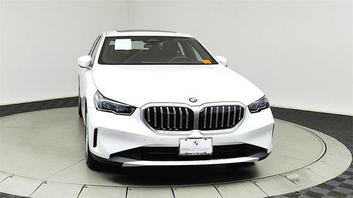 2024 BMW 530 i xDrive