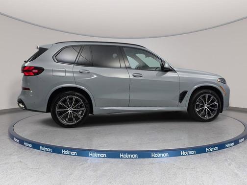 Gray Metallic 2026 BMW X5 xDrive40i