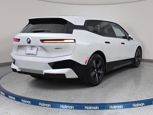 Mineral White Metallic 2024 BMW iX xDrive50