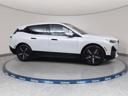 Mineral White Metallic 2024 BMW iX xDrive50