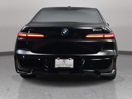 2026 BMW 750e xDrive