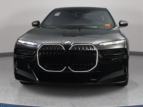2026 BMW 750e xDrive