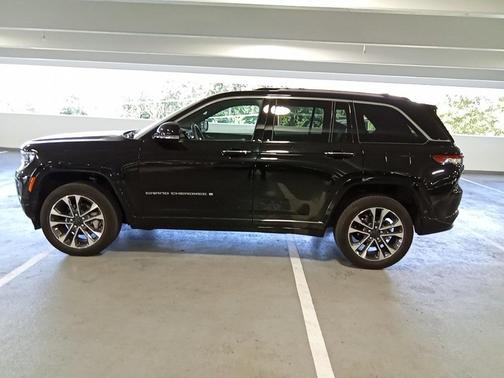 2023 Jeep Grand Cherokee Overland