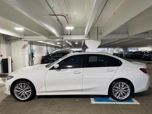 2023 BMW 330 i xDrive