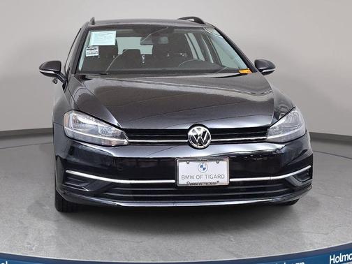 Deep Black Pearl Effect 2018 Volkswagen Golf SportWagen TSI S