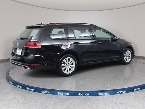 Deep Black Pearl Effect 2018 Volkswagen Golf SportWagen TSI S