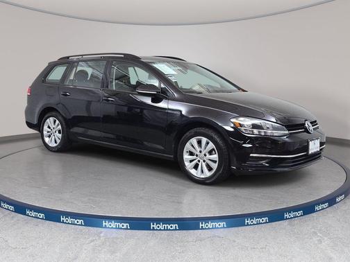 Deep Black Pearl Effect 2018 Volkswagen Golf SportWagen TSI S