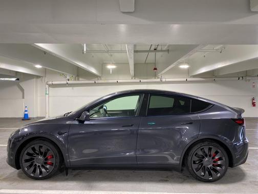 2024 Tesla Model Y Performance