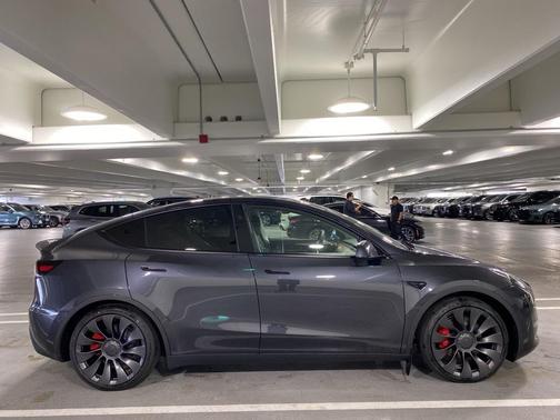 2024 Tesla Model Y Performance