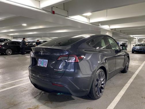 2024 Tesla Model Y Performance