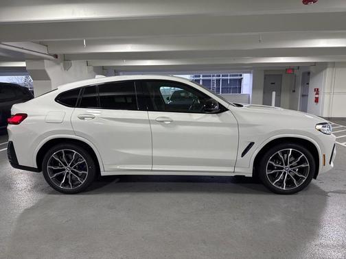 2022 BMW X4 M40i