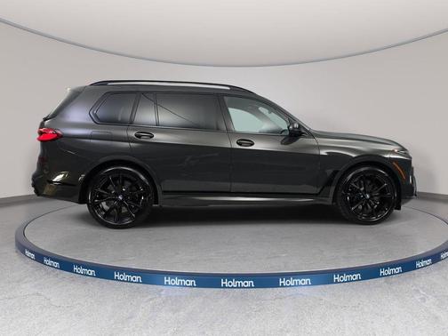 Gray Metallic 2026 BMW X7 M60i