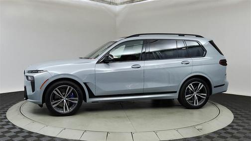 2025 BMW X7 M60i