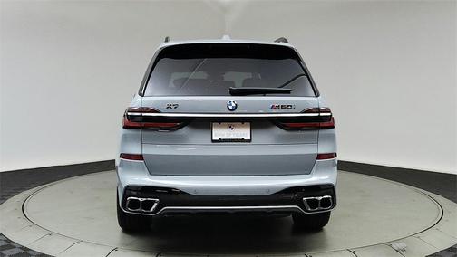 2025 BMW X7 M60i