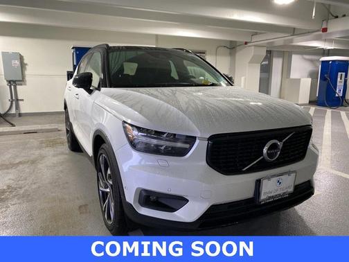 2022 Volvo XC40 T5 R-Design
