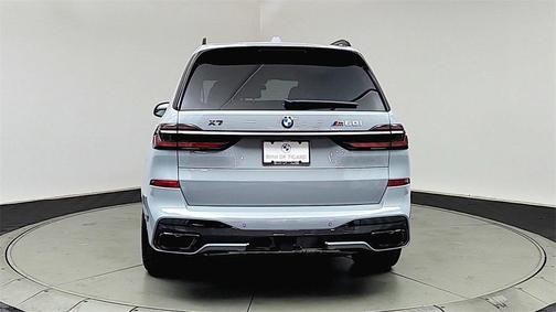 2026 BMW X7 M60i