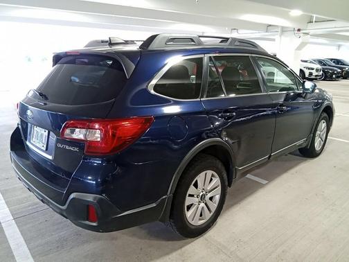 Dark Blue 2018 Subaru Outback 2.5i Premium