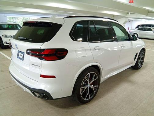 Mineral White Metallic 2025 BMW X5 PHEV xDrive50e