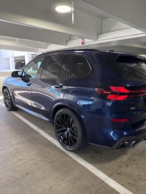 Tanzanite Blue II Metallic 2024 BMW X5 M60i