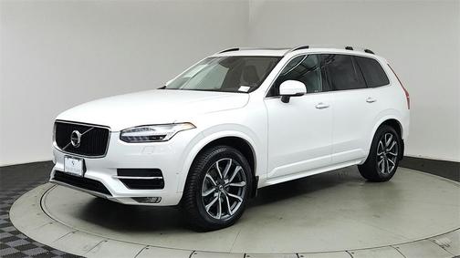 2017 Volvo XC90 T6 Momentum