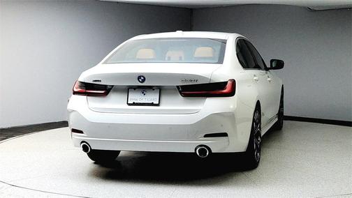 2025 BMW 330 i xDrive