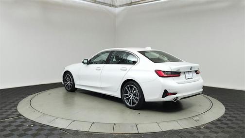2019 BMW 330 i xDrive