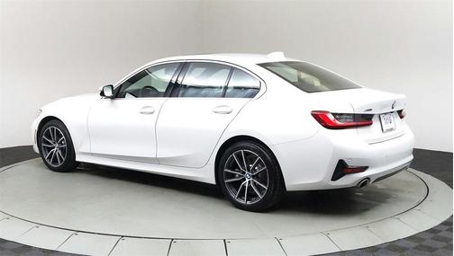 2019 BMW 330 i xDrive