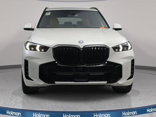 Mineral White Metallic 2026 BMW X5 PHEV xDrive50e