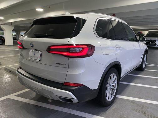 Mineral White Metallic 2020 BMW X5 xDrive40i
