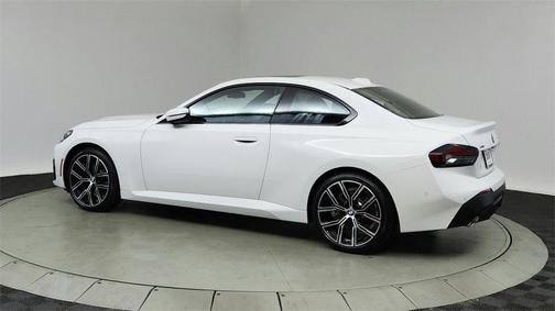 2024 BMW 230 i xDrive