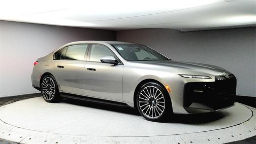 2025 BMW 750e xDrive