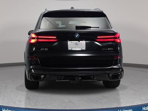 Black Sapphire Metallic 2026 BMW X5 PHEV xDrive50e