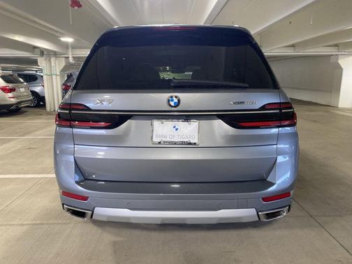 Skyscraper Gray Metallic 2023 BMW X7 xDrive40i