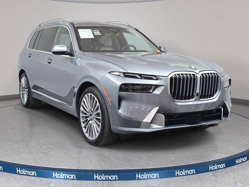 Skyscraper Gray Metallic 2023 BMW X7 xDrive40i