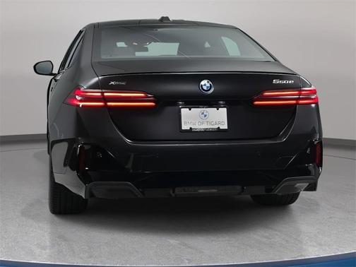 2026 BMW 550e xDrive