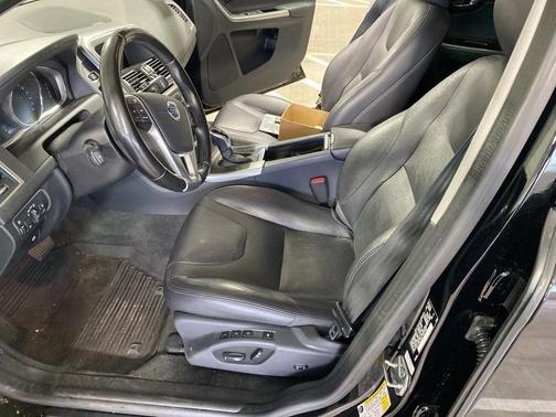2016 Volvo XC60 T6 Platinum