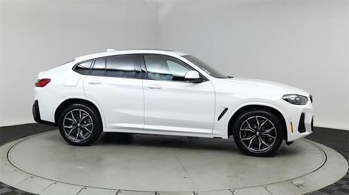 2025 BMW X4 xDrive30i