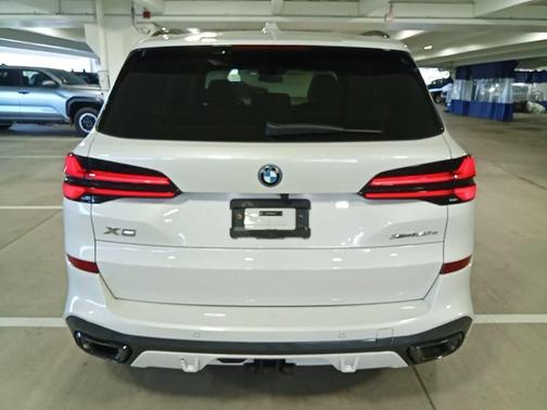 White Metallic 2024 BMW X5 PHEV xDrive50e