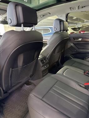 Manhattan Gray Metallic 2021 Audi Q5 45 Prestige