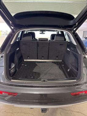 Manhattan Gray Metallic 2021 Audi Q5 45 Prestige