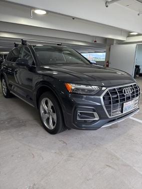 Manhattan Gray Metallic 2021 Audi Q5 45 Prestige