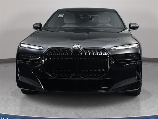 2026 BMW 750e xDrive