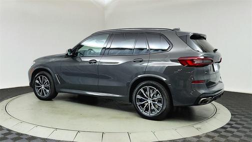 2023 BMW X5 M50i