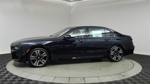 2025 BMW 750e xDrive
